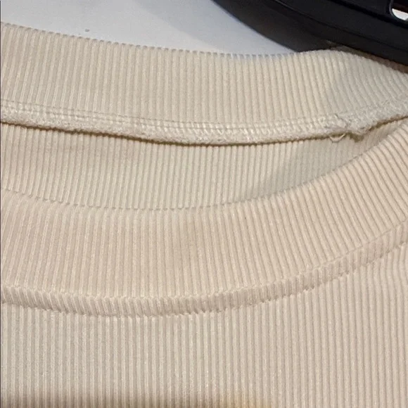 SHEIN Cream Ribbed Crop Top - Picture 2 of 6